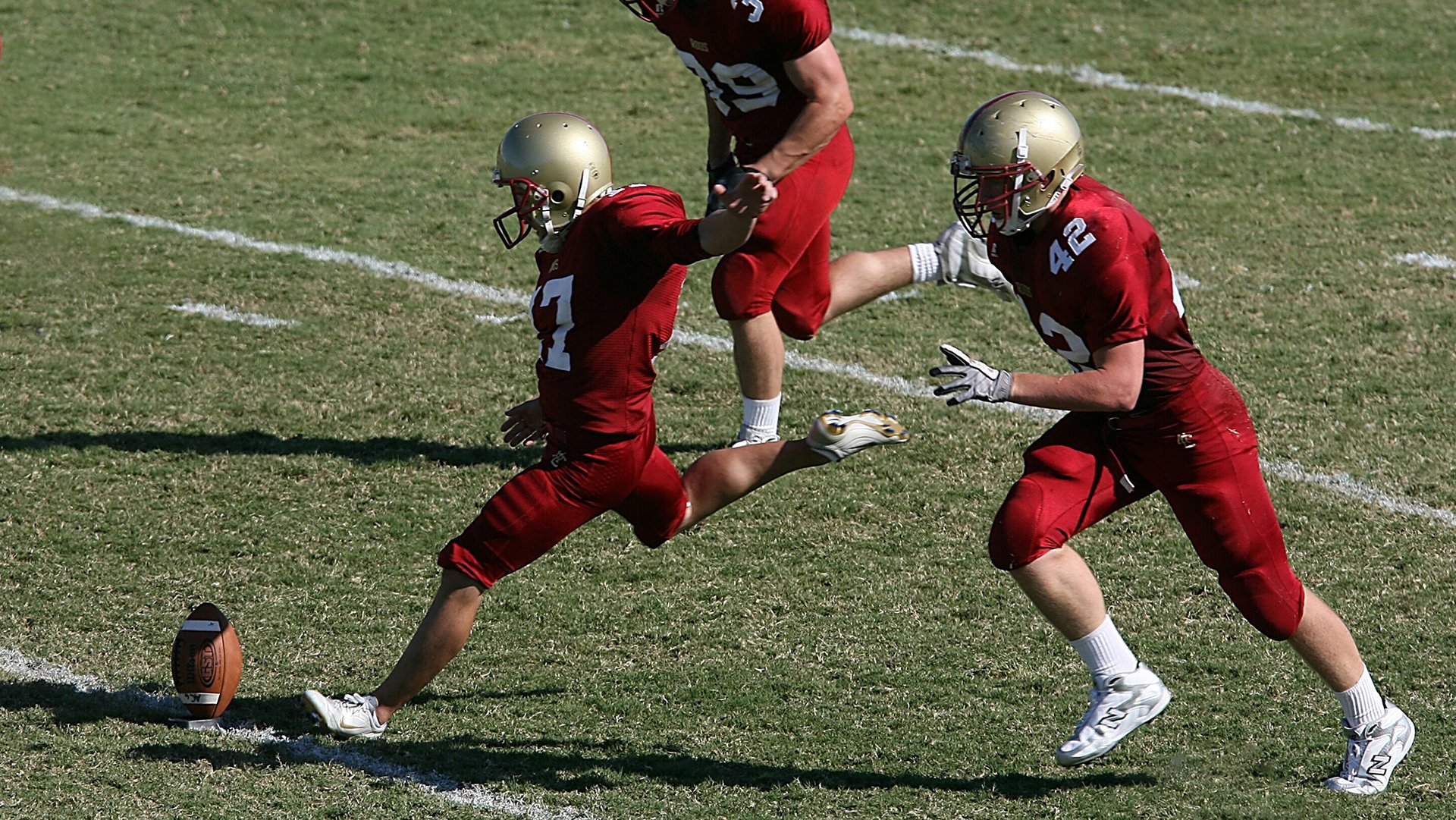 中国男足在巴黎奥运会比赛中以2-0战胜西班牙，男足奥运会中国队