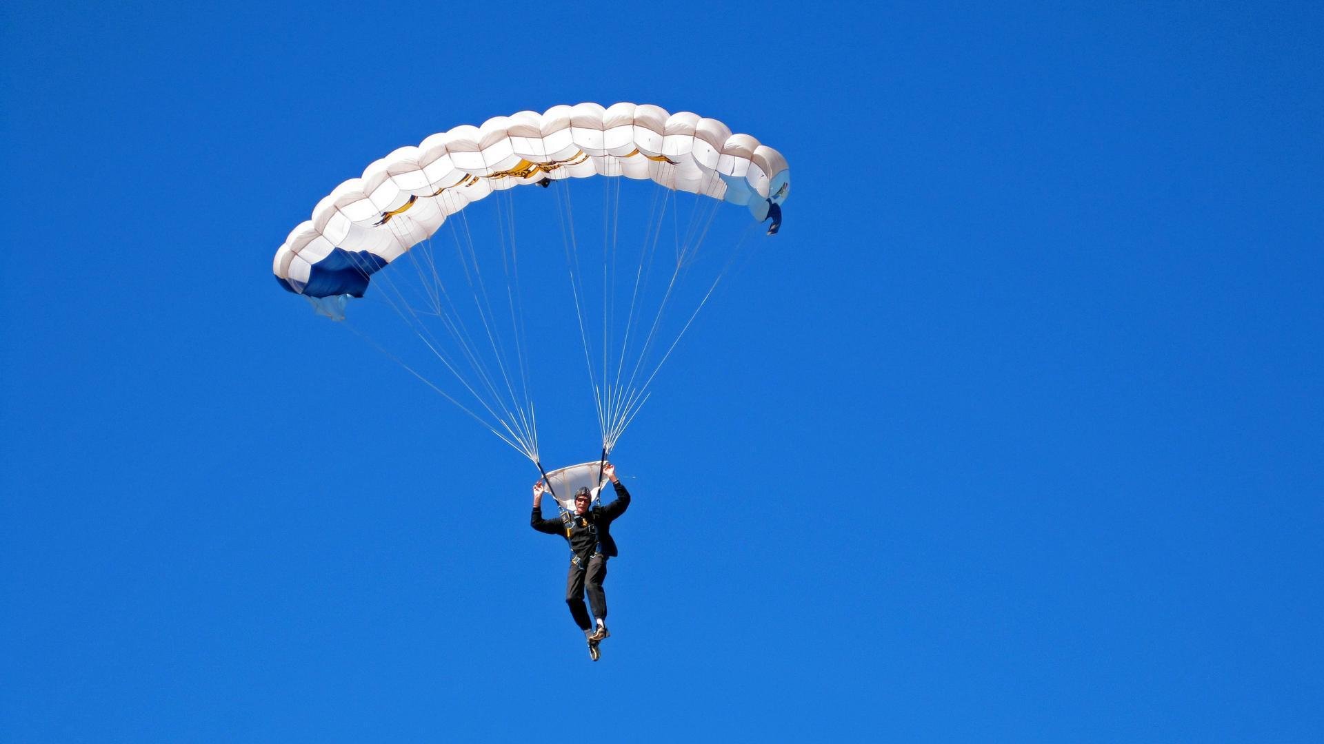 悬念丛生网球双打组合作战，网球比赛中常用的双打组合战术主要有