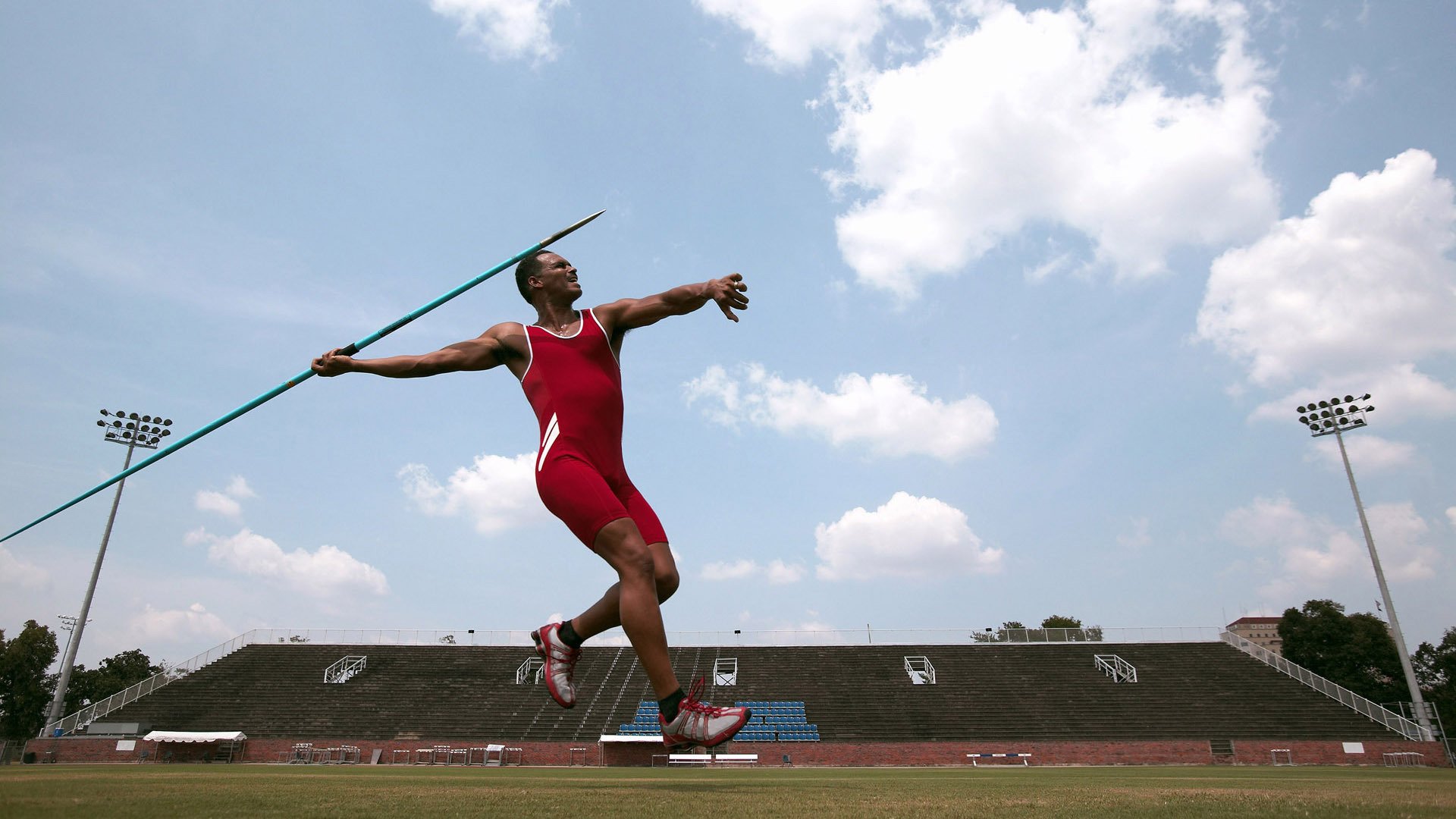 电竞游戏中的英雄角色平衡探讨与优化方案，电竞游戏人物